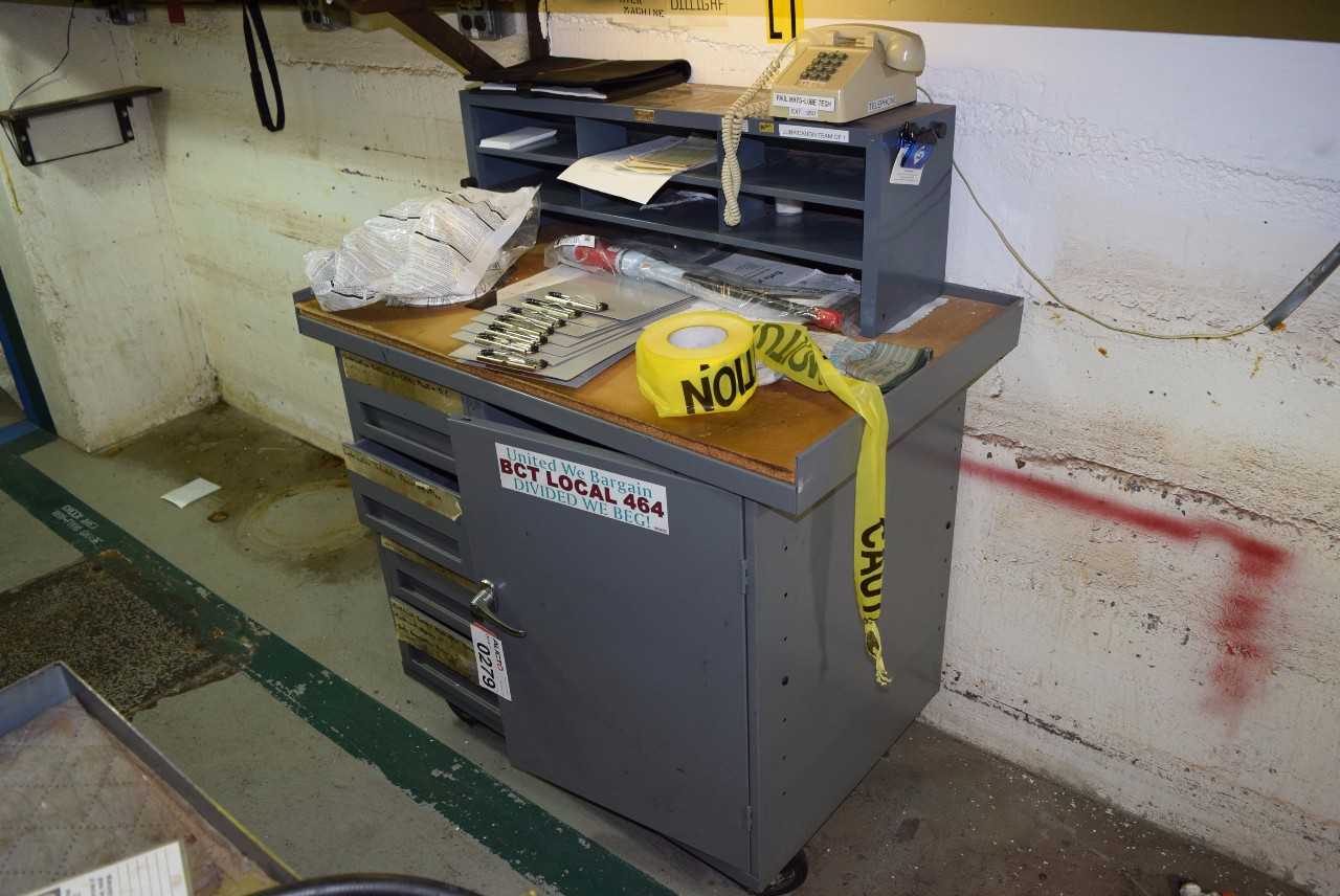 STEEL DESK WITHOUT CONTENTS - MISCELLANEOUS