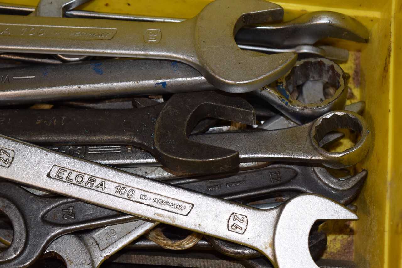 LOT OF CRESCENT WRENCHES - MISCELLANEOUS