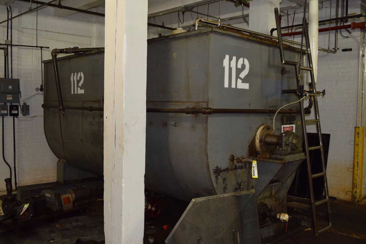 BOTTOM JACKETED STEEL TANK 112 WITH AGITATOR, 10 HP MOTOR, FOOT GEAR REDUCER - MISCELLANEOUS