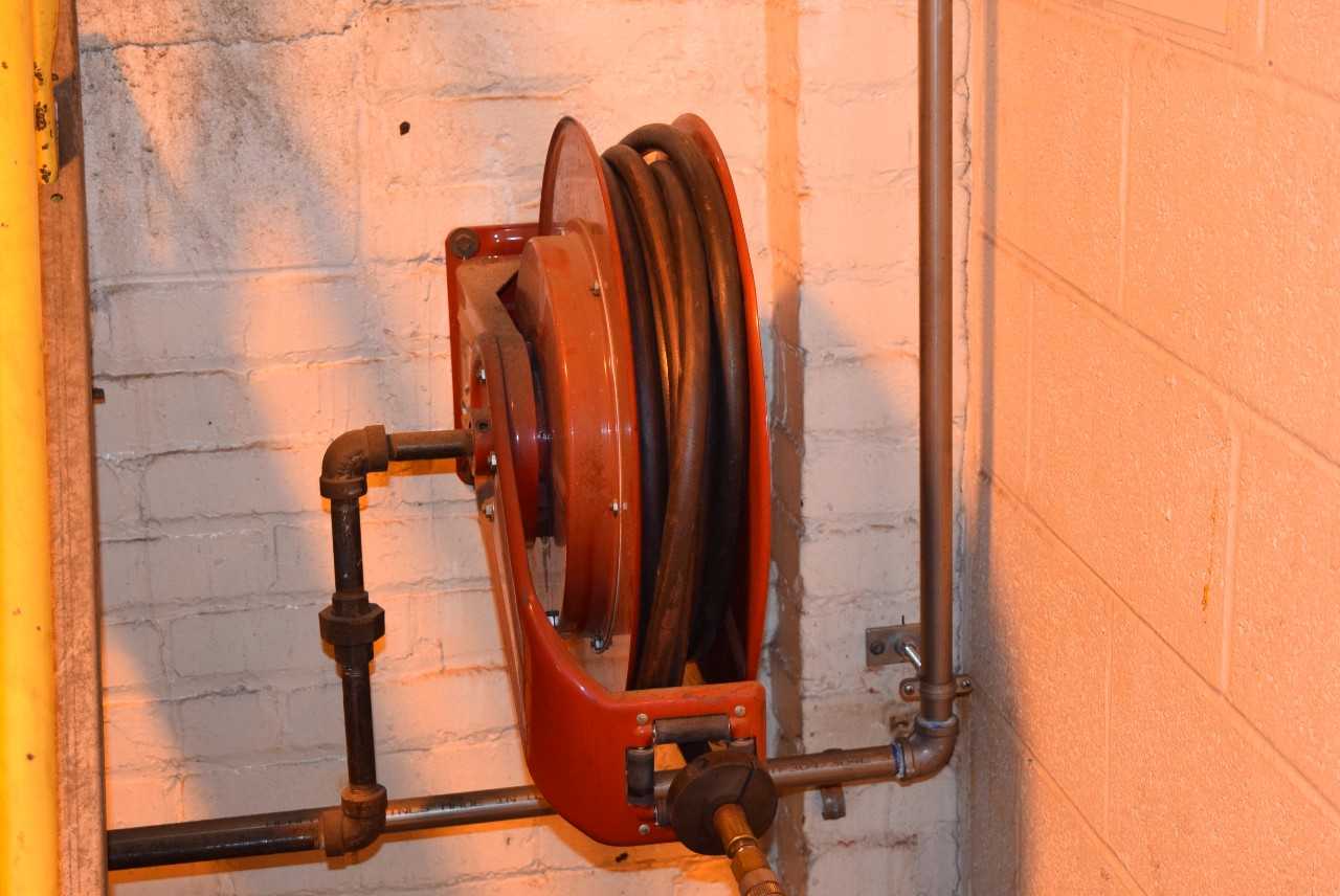 REELCRAFT 2Z865B PNEUMATIC HOSE REEL - MISCELLANEOUS