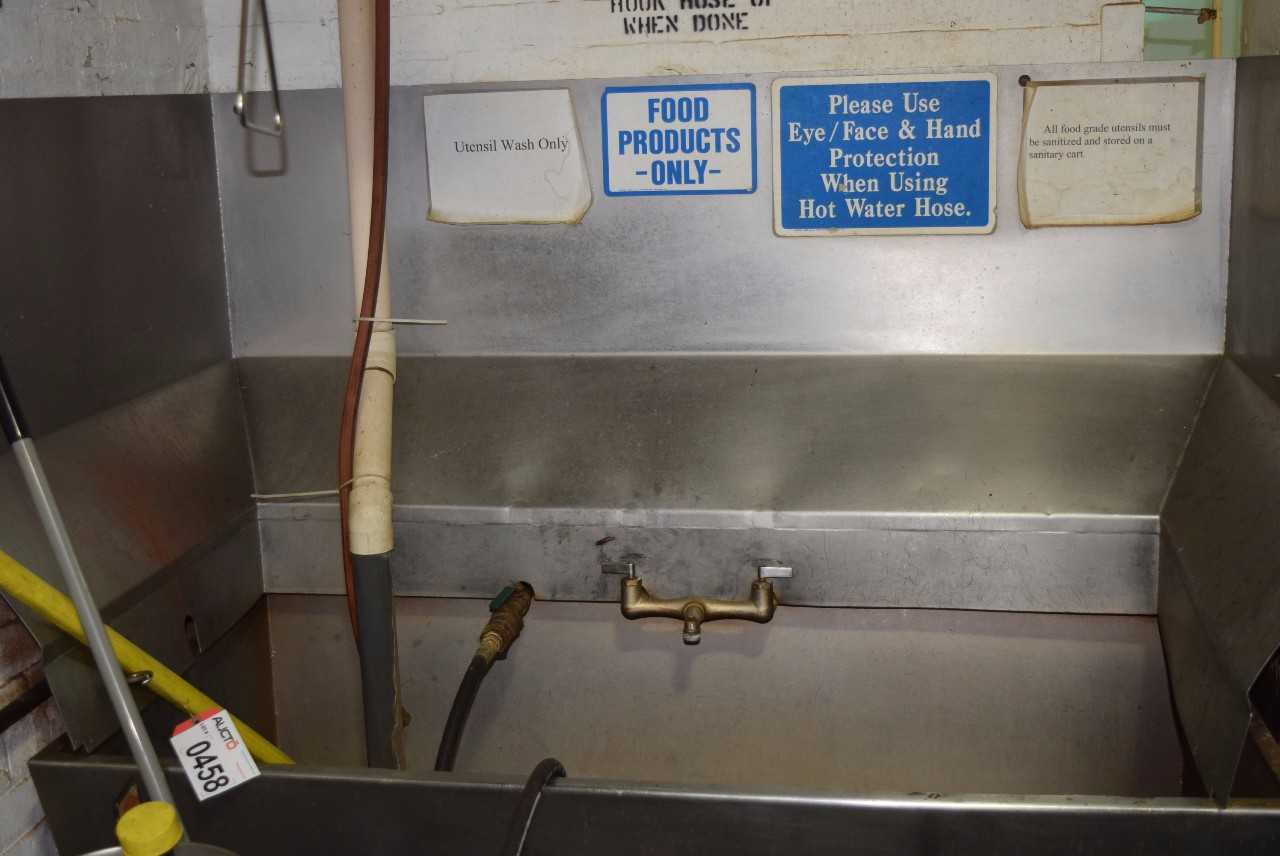 STAINLESS WASH TANK (~4 X 2 X 3') - MISCELLANEOUS