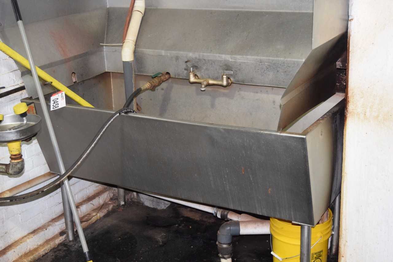 STAINLESS WASH TANK (~4 X 2 X 3') - MISCELLANEOUS