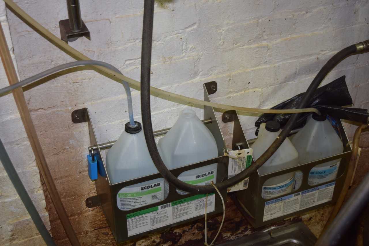 ECOLAB CONTROL TOWER 3 WITH CHEMICAL CLEANING STATION - MISCELLANEOUS