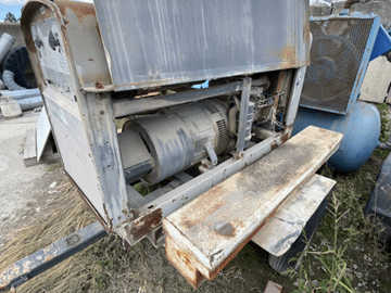 MILLER BIG BLUE 560 DIESEL ENGINE DRIVEN WELDER - POSITIONING EQUIPMENT