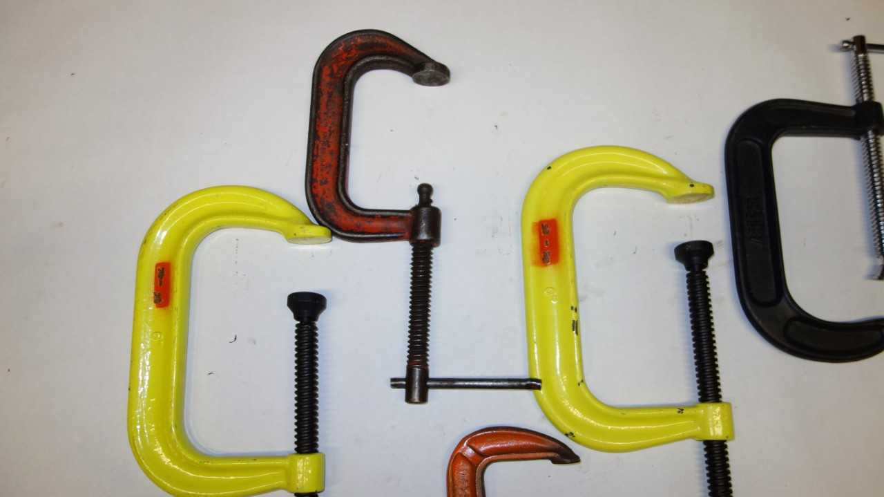 LOT OF 6 ASSORTED C-CLAMPS 4IN-6IN - HAND TOOLS