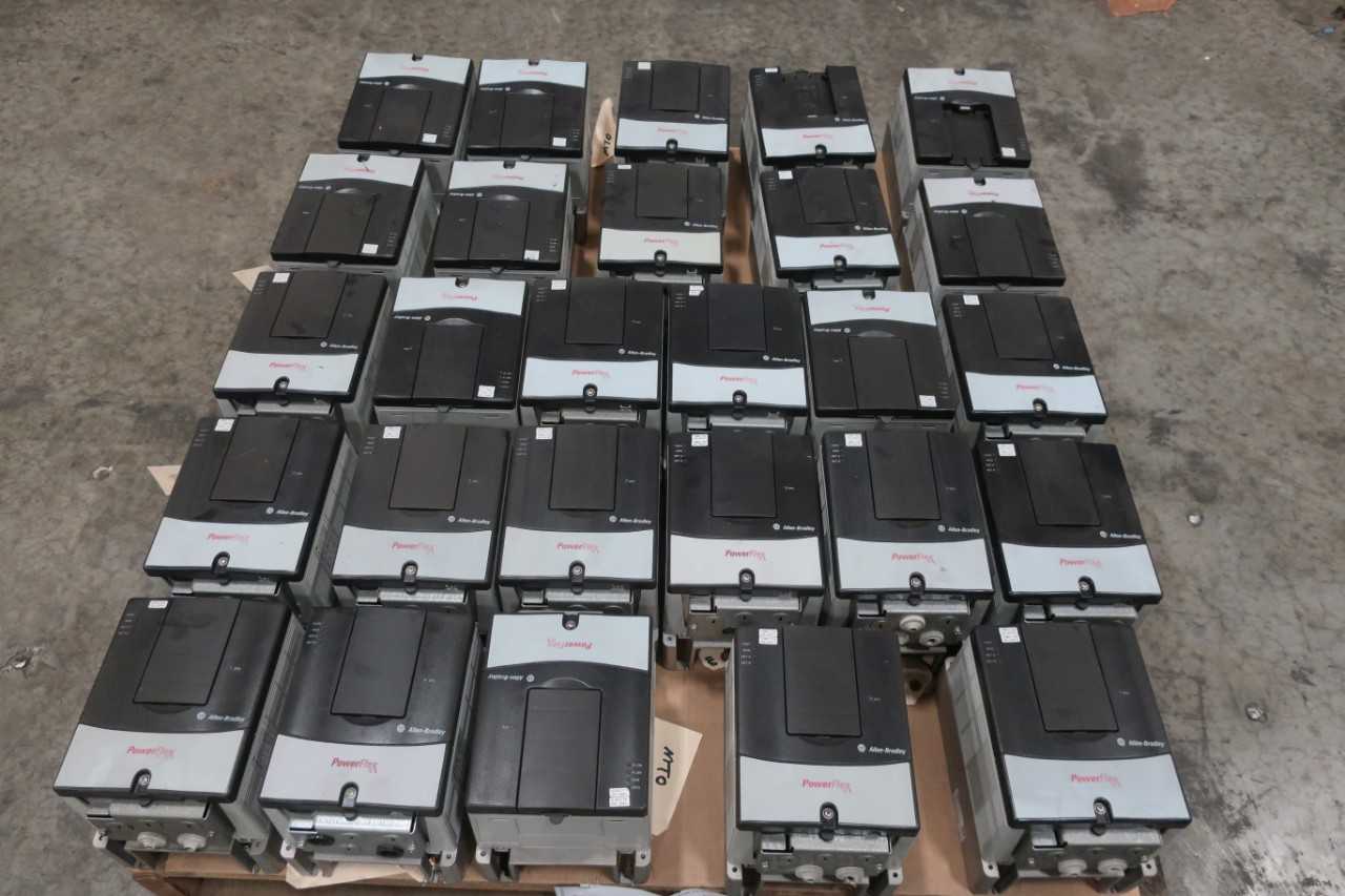 1 PALLET OF ALLEN BRADLEY POWERFLEX 70 MOTOR DRIVES - MOTOR DRIVES