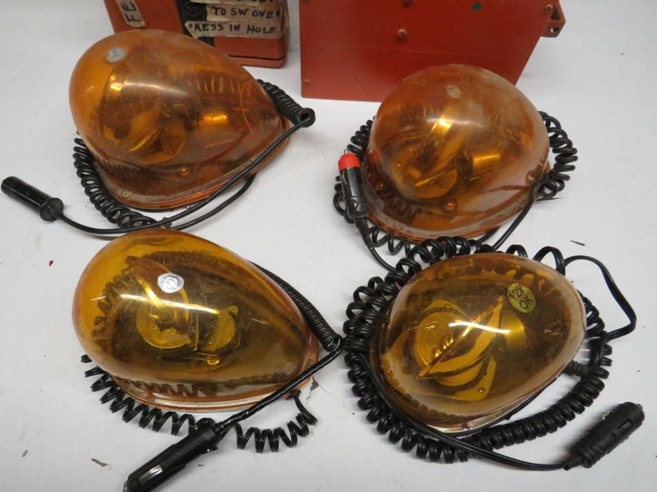 LOT OF 6 ASSORTED CONSTRUCTION CAUTION STROBE LIGHTS - SAFETY SWITCH
