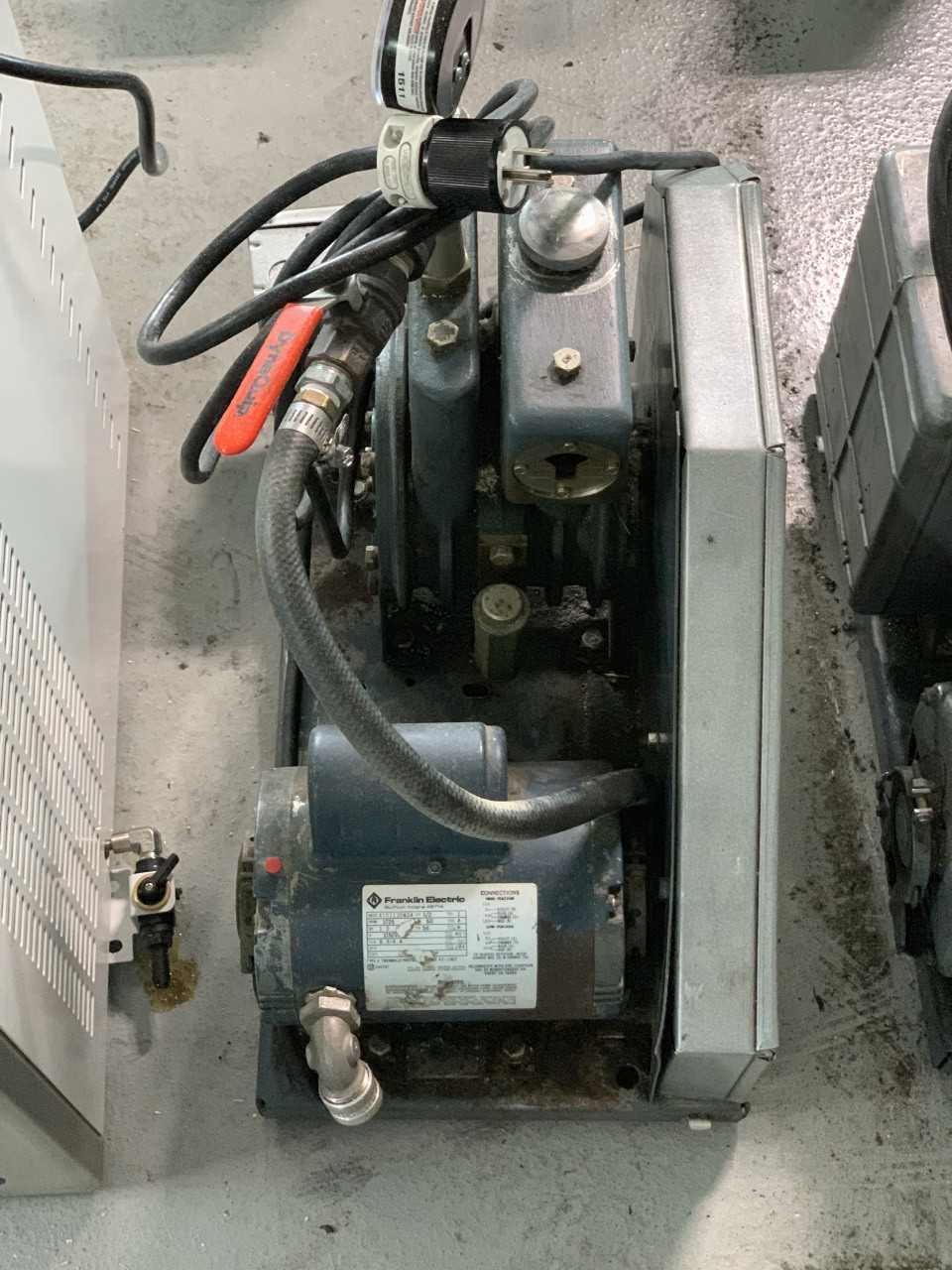 Vacuum Pump 120v - VACUUM PUMP
