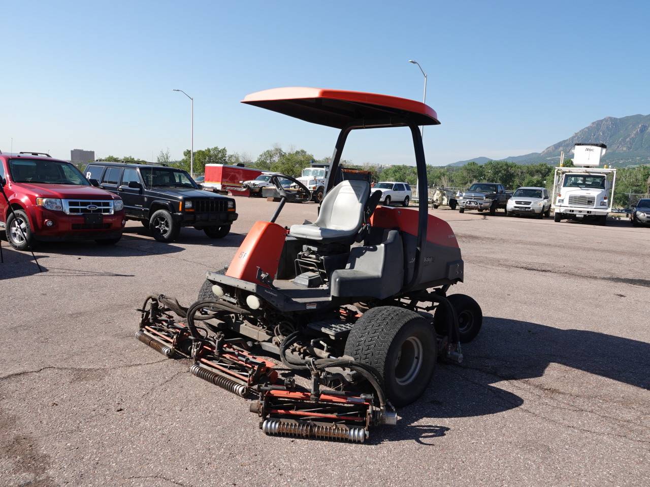 Jacobsen reel mower in Burleson, TX, Item DM6368 sold