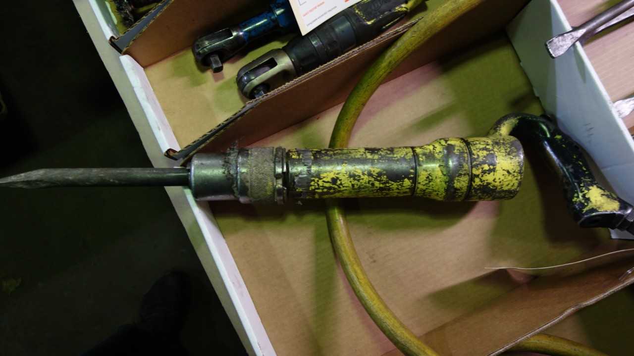 INGERSOLL RAND PNEUMATIC HAMMER DRILL CHISEL - PNEUMATIC POWER TOOL