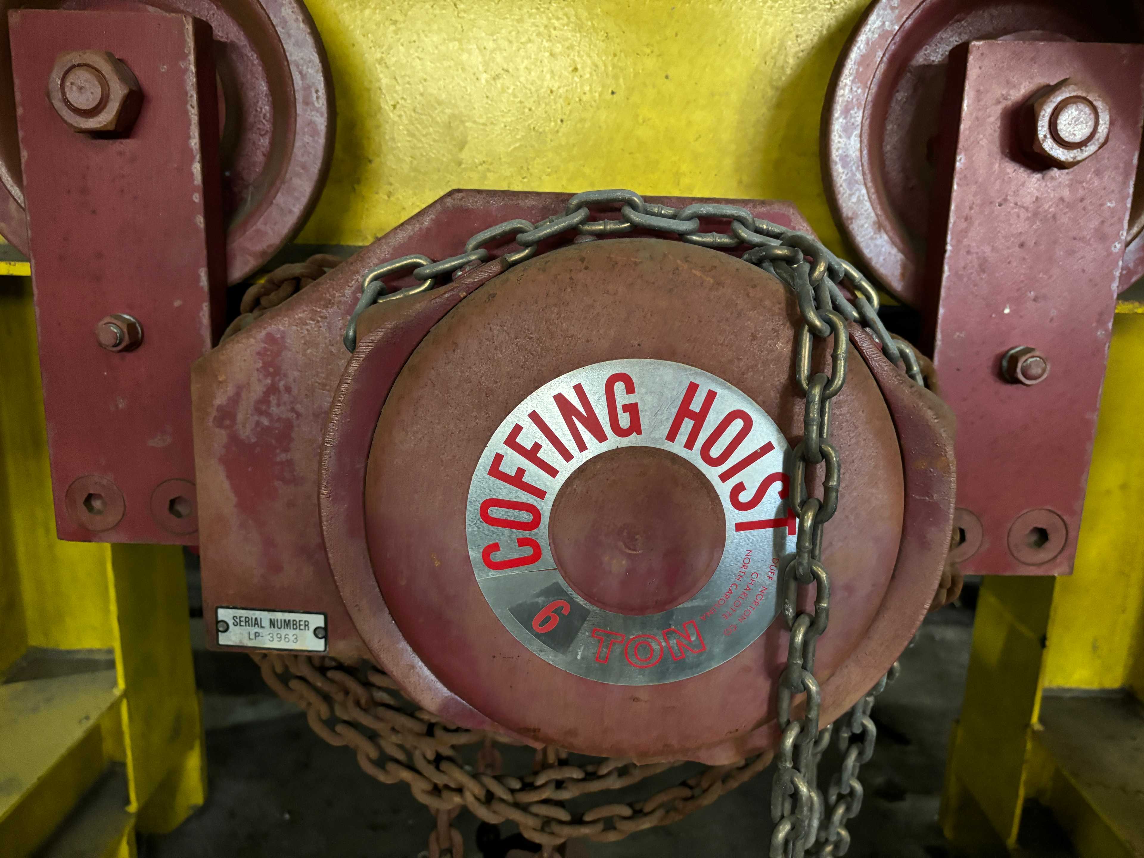 DUFF NORTON 6T COFFING HOIST WITH ATTACHMENT - MATERIAL HANDLING