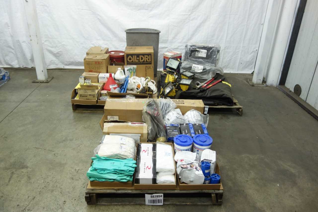 3 PALLETS OF ASSORTED SHOP SUPPLIES - LIGHTING