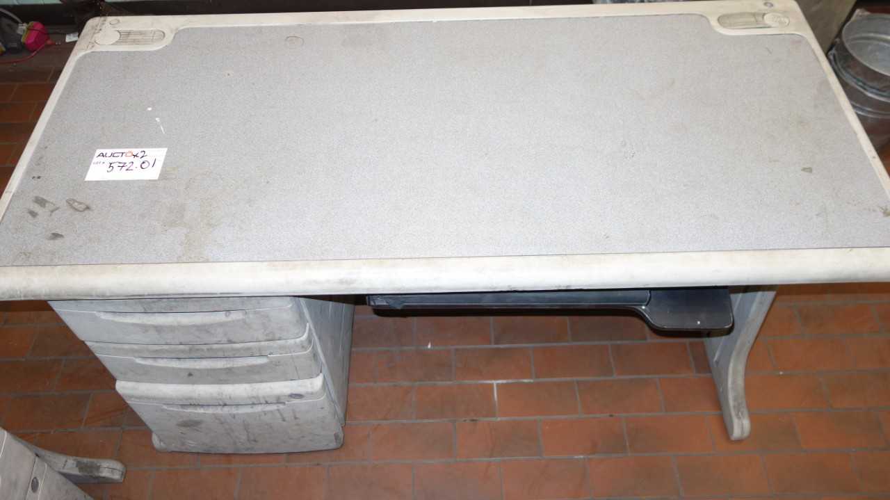 LOT OF 2 OFFICE DESKS - PLANT & FACILITY