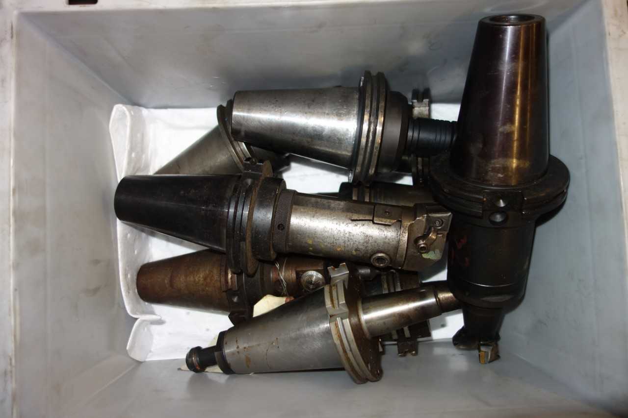 LOT OF ASSORTED CAT 50 TOOL HOLDERS - MACHINING ACCESSORIES & TOOLING