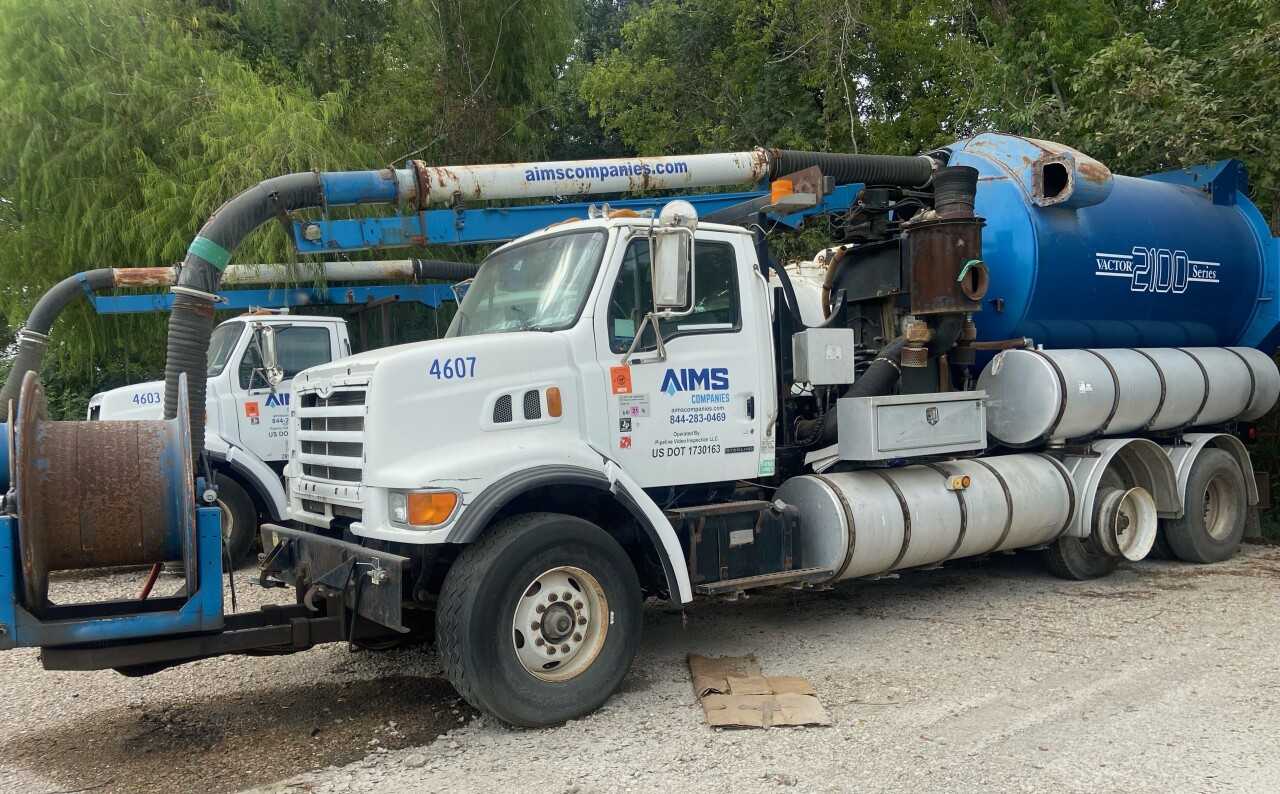 2003 Sterling Vactor 2100 - HYDRO EXCAVATOR TRUCKS