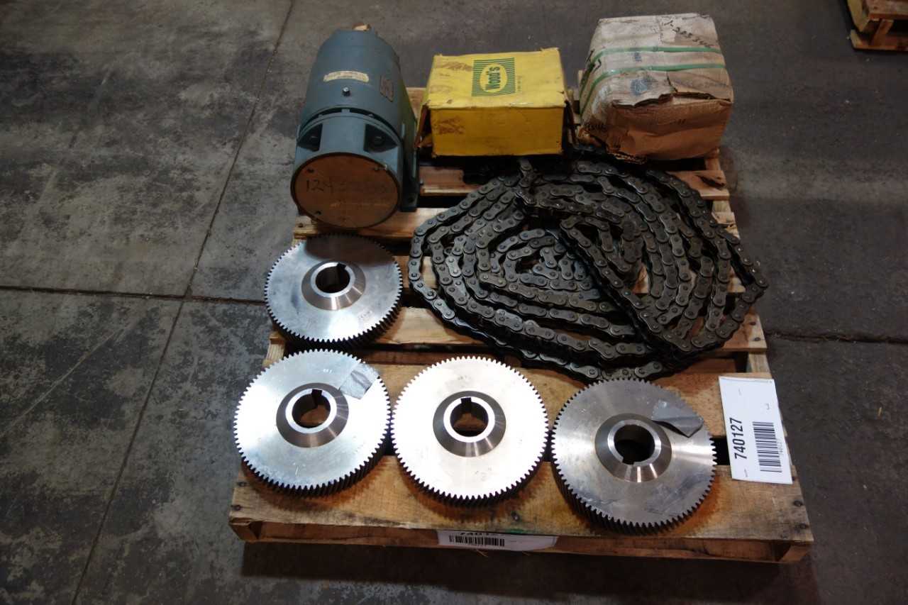 1 PALLET OF ASSORTED V-BELT SHEAVE, INLINE GEAR REDUCER, ROLLER CHAIN-DODGE, TB WOODS - GEAR REDUCERS 1 PALLET OF ASSORTED V-BELT SHEAVE, INLINE GEAR REDUCER, ROLLER CHAIN-DODGE, TB WOODS - GEAR REDUCERS