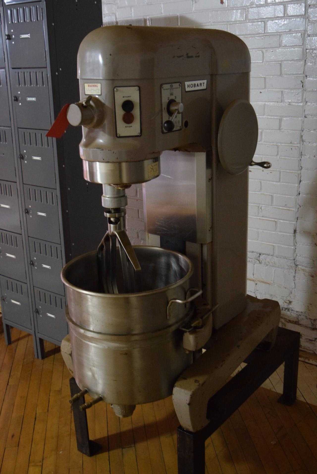 HOBART H-600 MIXER WITH STAINLESS JACKETED BOWL AND ATTACHMENT - MISCELLANEOUS HOBART H-600 MIXER WITH STAINLESS JACKETED BOWL AND ATTACHMENT - MISCELLANEOUS