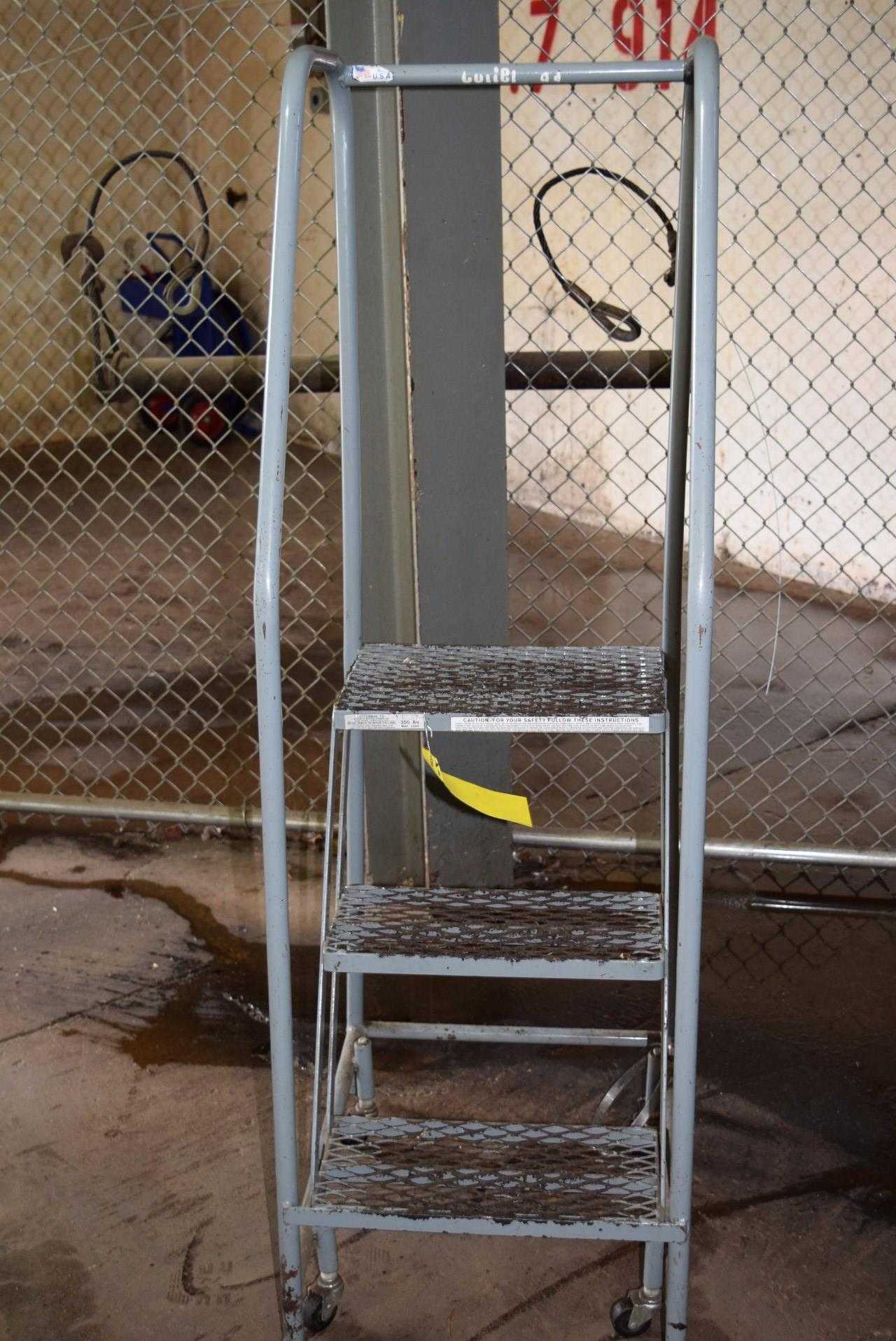 COTTERMAN 12 02 3 STEP ROLLING LADDER - MISCELLANEOUS COTTERMAN 12 02 3 STEP ROLLING LADDER - MISCELLANEOUS