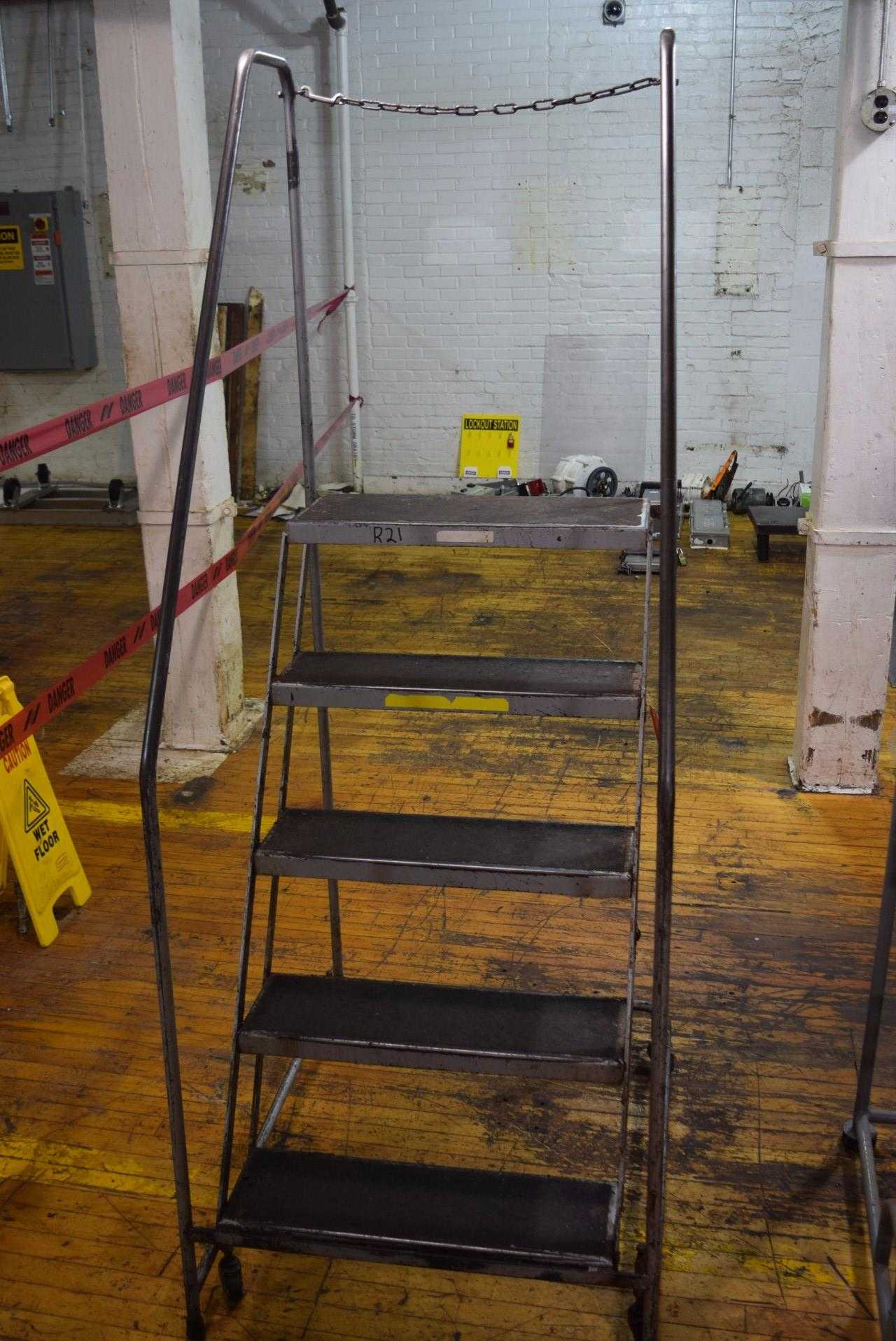5 STEP ROLLING LADDER - MISCELLANEOUS 5 STEP ROLLING LADDER - MISCELLANEOUS
