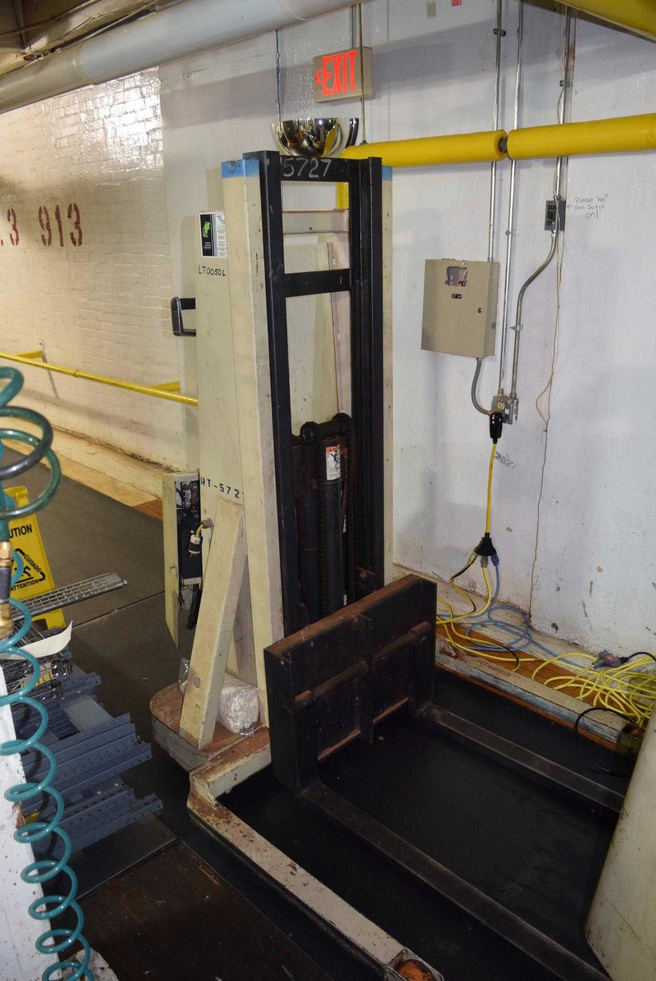 CROWN 20MT 2000 LBS. CAPACITY ELECTRIC PALLET LIFT TRUCK (DELAYED REMOVAL) - MISCELLANEOUS CROWN 20MT 2000 LBS. CAPACITY ELECTRIC PALLET LIFT TRUCK (DELAYED REMOVAL) - MISCELLANEOUS