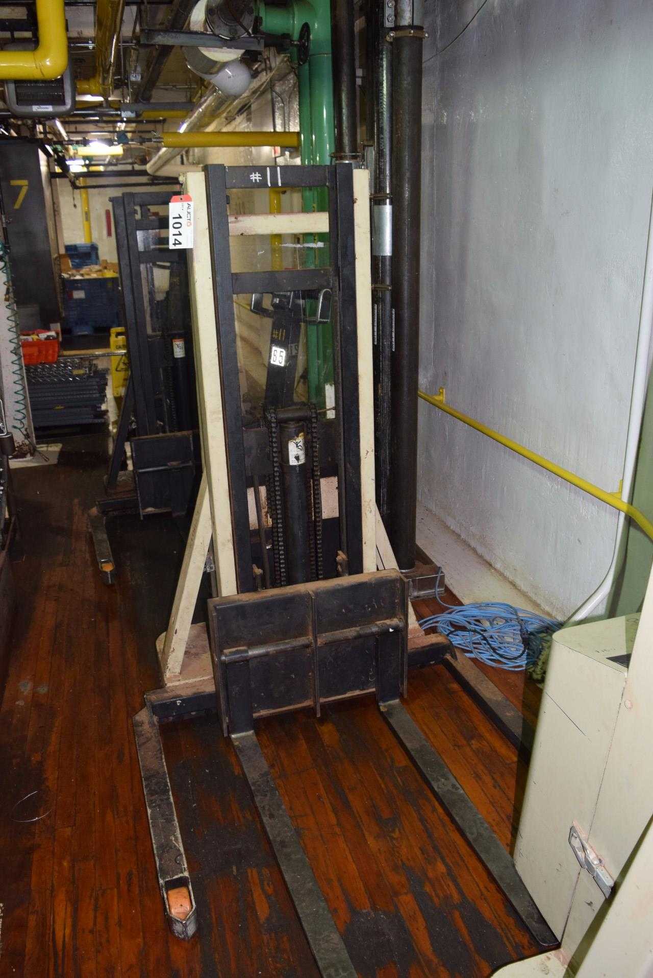 CROWN 20MT-90 2000 LBS. CAPACITY ELECTRIC PALLET LIFT TRUCK (DELAYED REMOVAL) - MISCELLANEOUS