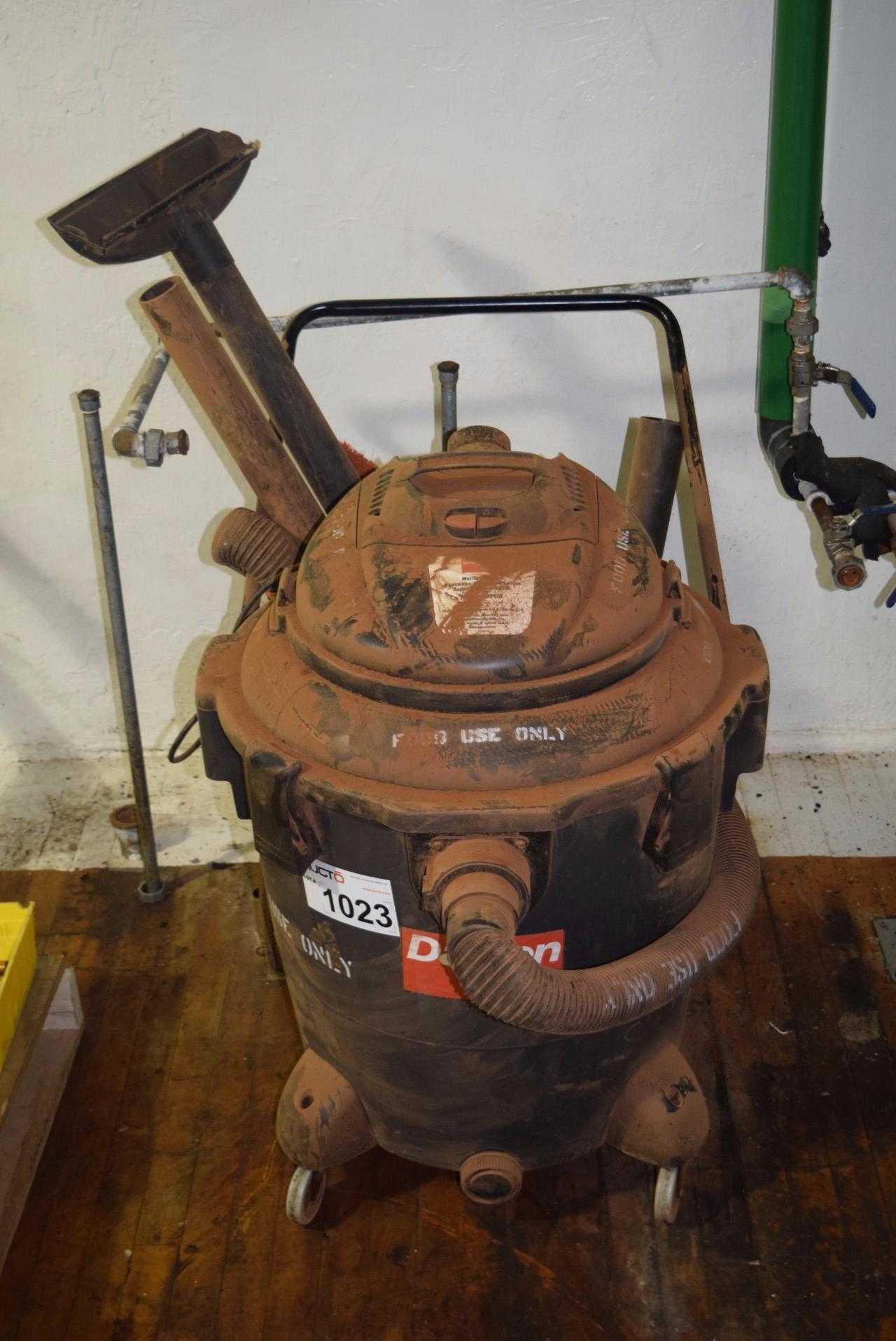 DAYTON MODEL 2RPD8 WET/DRY VACUUM CLEANER - MISCELLANEOUS DAYTON MODEL 2RPD8 WET/DRY VACUUM CLEANER - MISCELLANEOUS