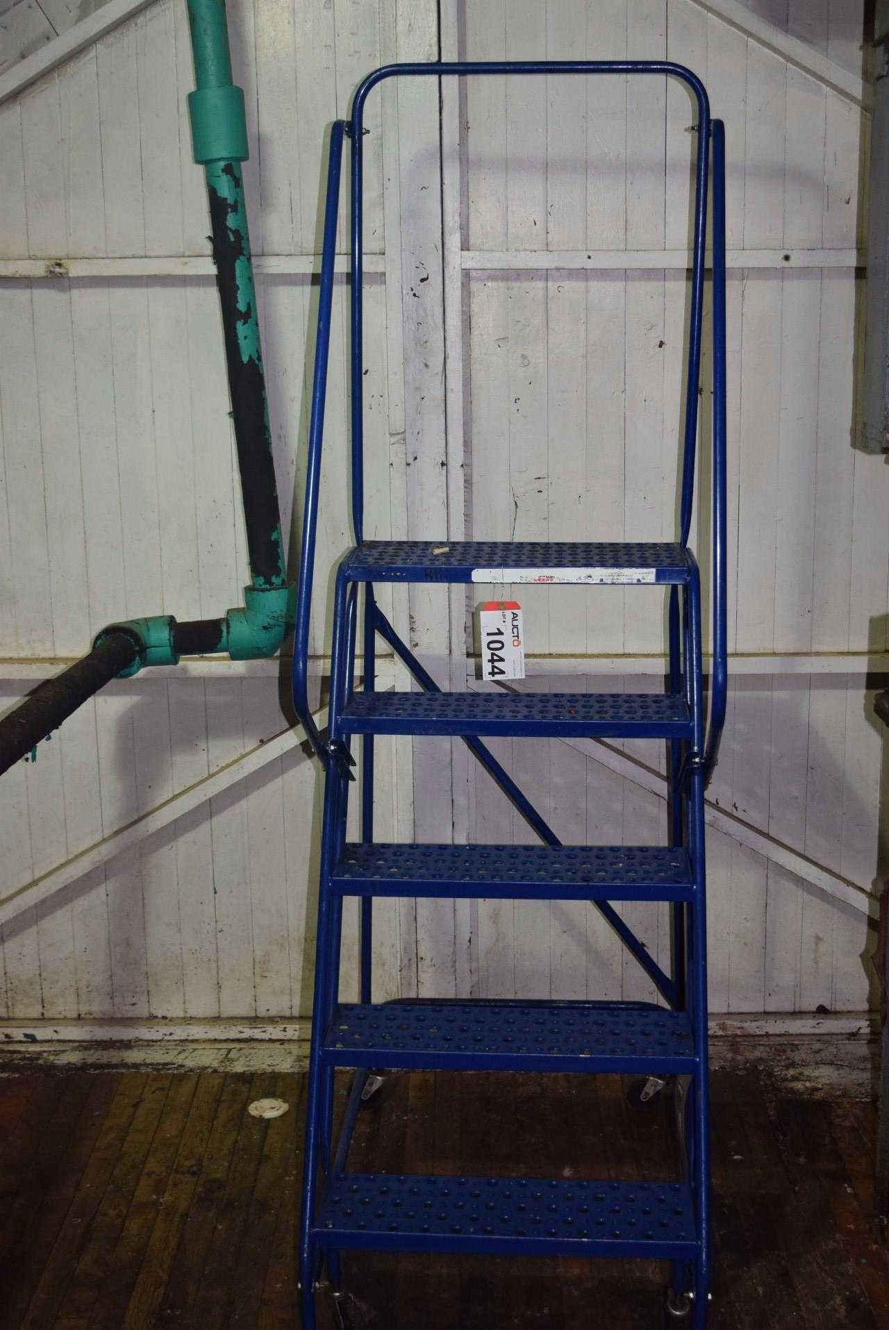 5 STEP ROLLING LADDER - MISCELLANEOUS 5 STEP ROLLING LADDER - MISCELLANEOUS