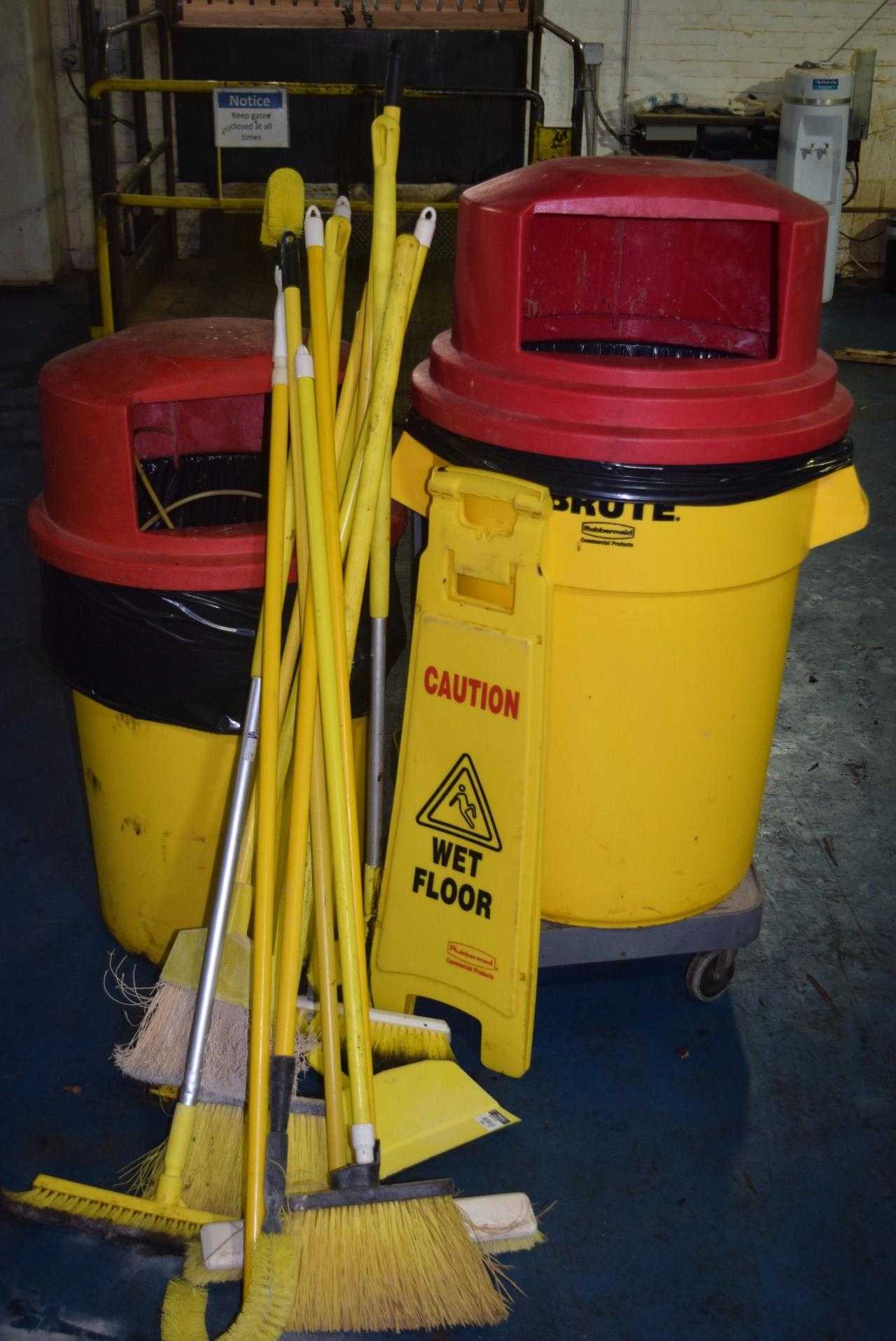 LOT OF JANITORIAL EQUIPMENT - GARBAGE BINS, BROOMS - MISCELLANEOUS