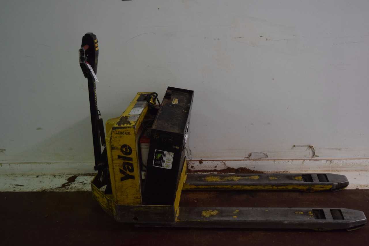YALE MPB040-EN24T2748 4000 LBS. CAPACITY ELECTRIC PALLET JACK (DELAYED REMOVAL) - MISCELLANEOUS