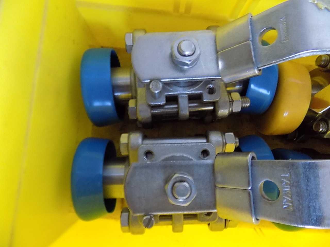 LOT OF 4 STAINLESS 1" THRU FLO SANITARY CLAMP BALL VALVES - MISCELLANEOUS