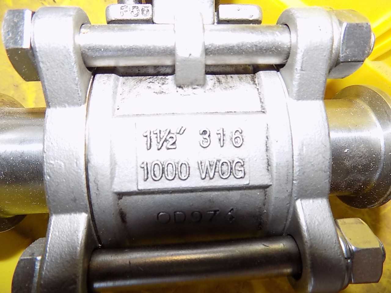 LOT OF 3 ASSORTED STAINLESS SANITARY CLAMP BALL VALVES - MISCELLANEOUS