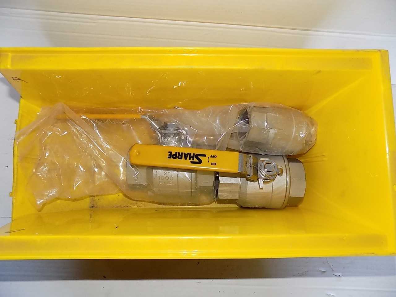 LOT OF 3 THREADED STAINLESS VALVES - MISCELLANEOUS
