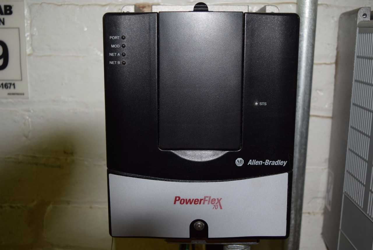ALLEN BRADLEY POWERFLEX 70 3 HP 460 V AC MOTOR DRIVE - MISCELLANEOUS