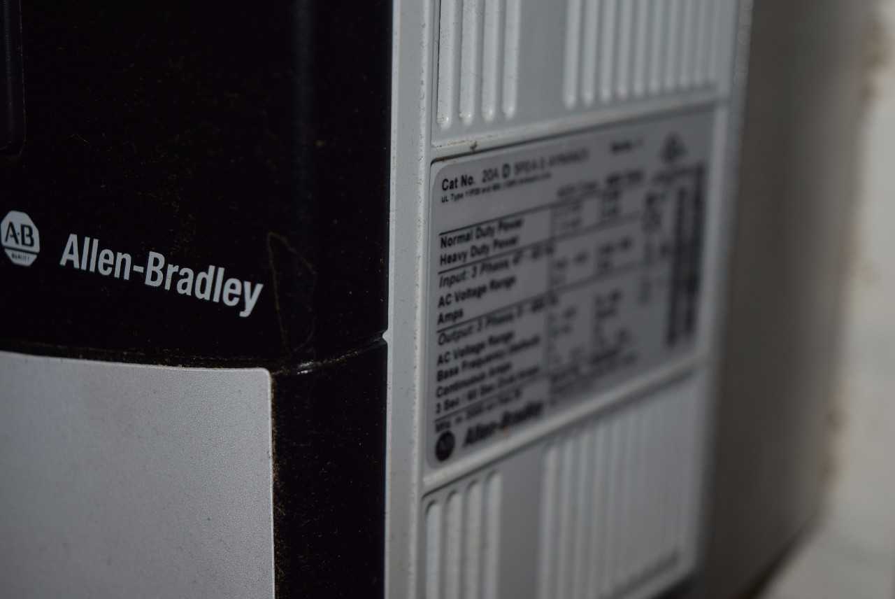 ALLEN BRADLEY POWERFLEX 70 3 HP 460 V AC MOTOR DRIVE - MISCELLANEOUS