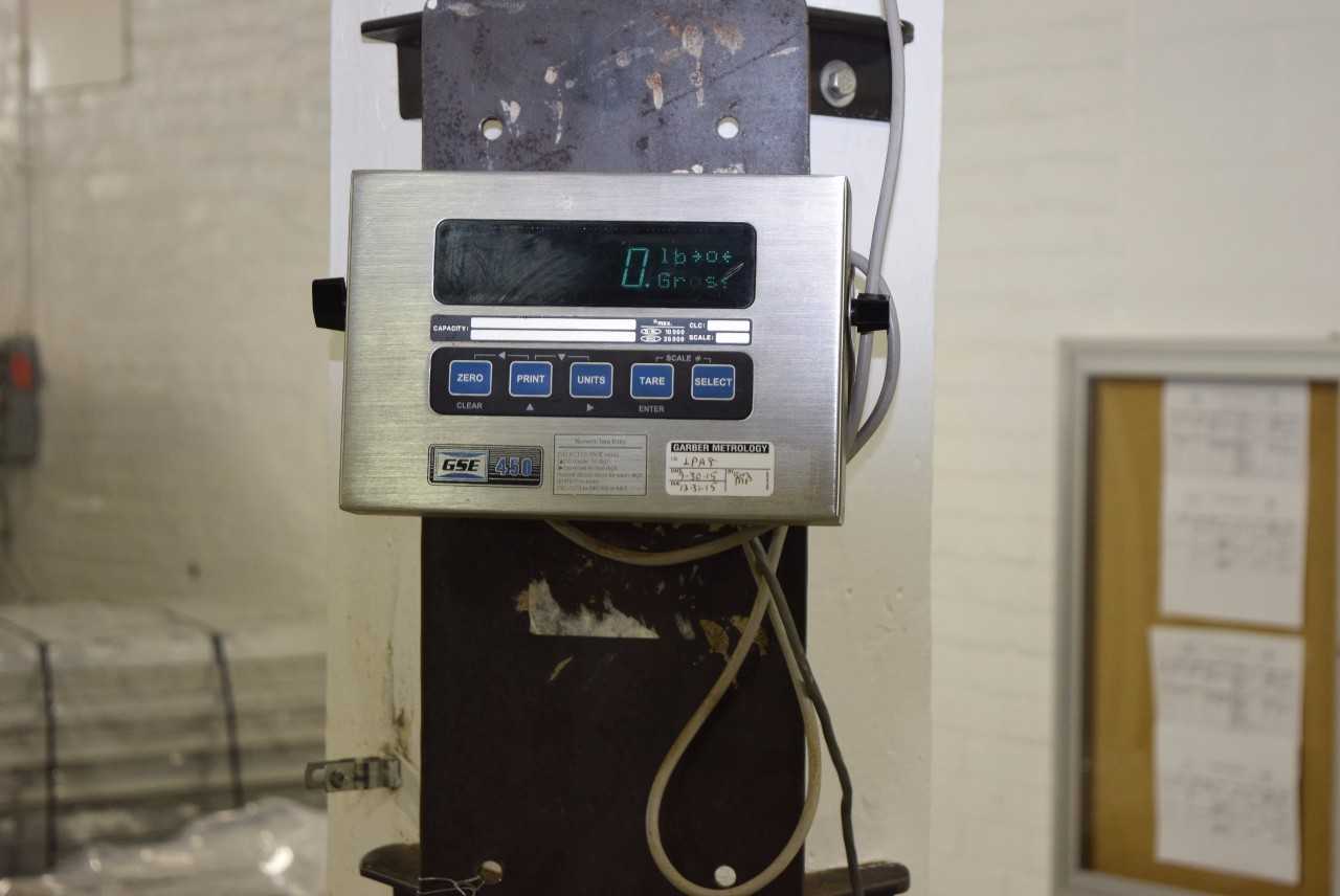 GSE 450 PROGRAMMABLE WEIGH INDICATOR WITH SCALE - MISCELLANEOUS