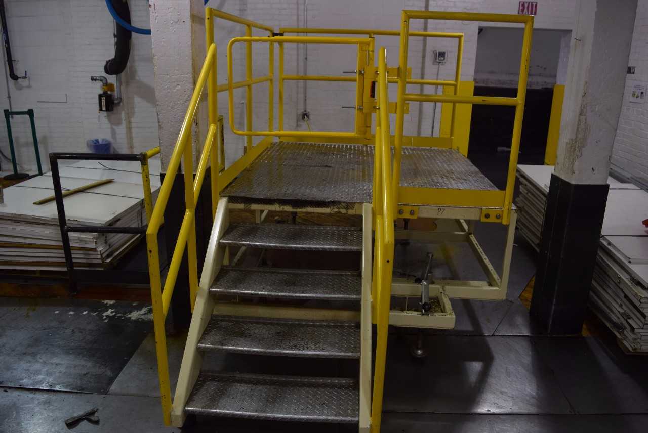 4 STEP STEEL SAFETY DECK PLATFORM IS ~80 X 70" - MISCELLANEOUS