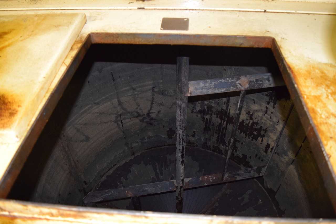 MCCARTER TANK 507 8 X 12' WITH AGITATOR, MOTOR AND GEAR REDUCER - MISCELLANEOUS