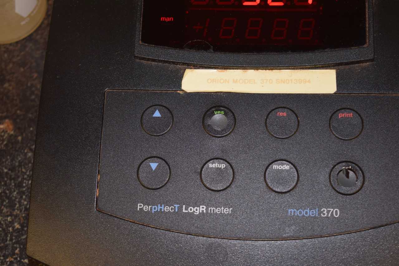 THERMO ORION MODEL 370 PERPHECT LOGR TEMPERATURE COMPENSATION METERS - MISCELLANEOUS
