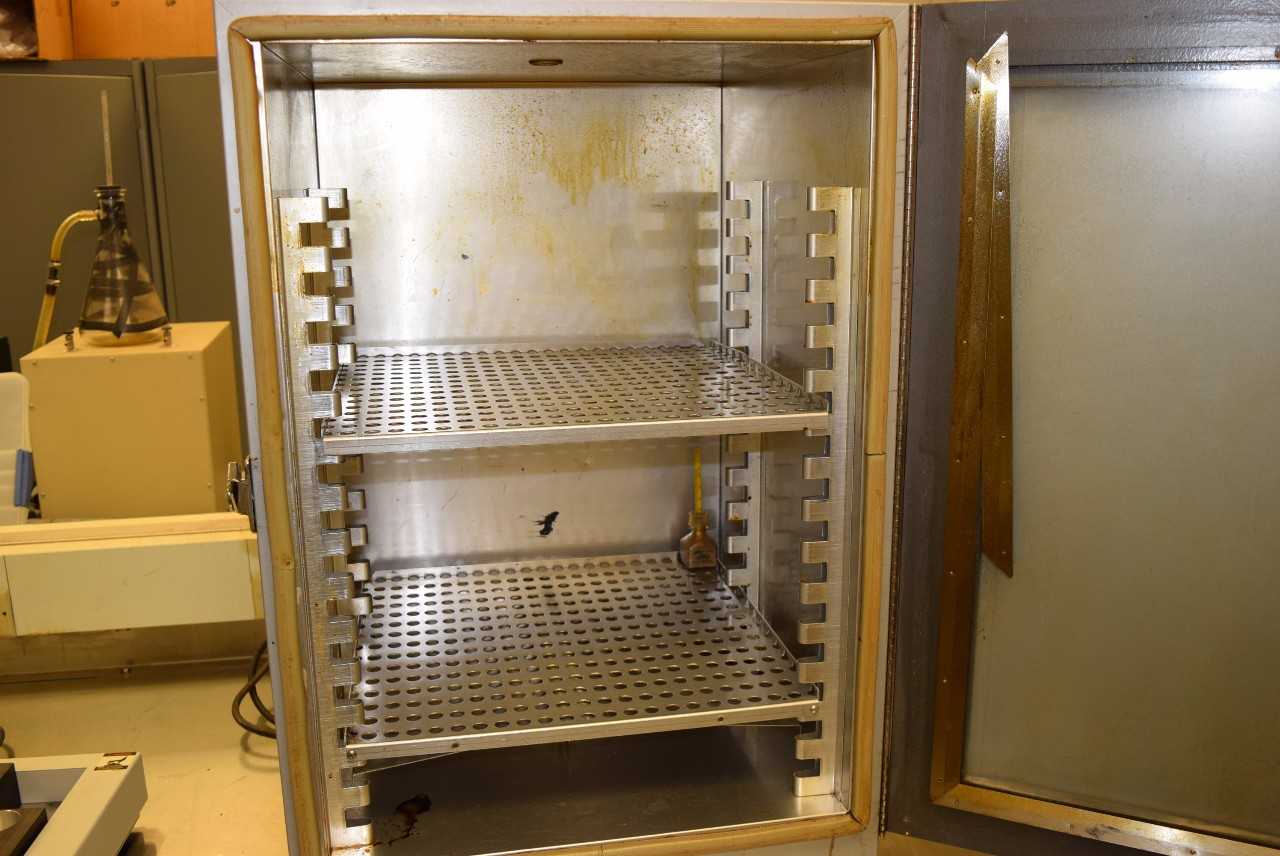 CHICAGO SURGICAL & ELECTRICAL MODEL 400 INCUBATOR - MISCELLANEOUS