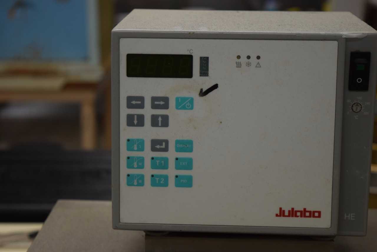 JULABO MODEL F34 REFRIGERATED / HEATING CICULATOR - MISCELLANEOUS