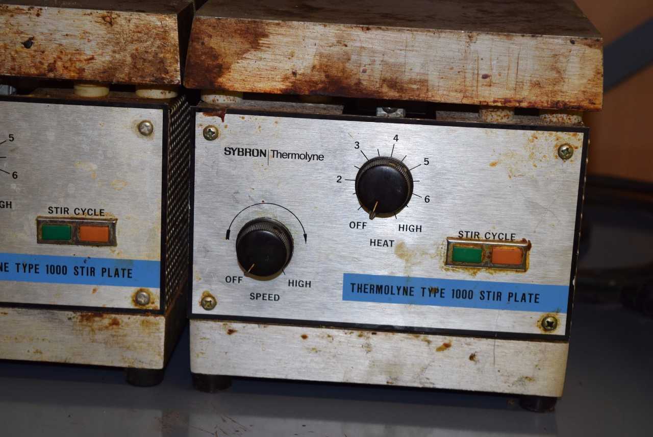 LOT OF 2 SYBRON THERMOLYNE TYPE 100 STIR PLATE - MISCELLANEOUS