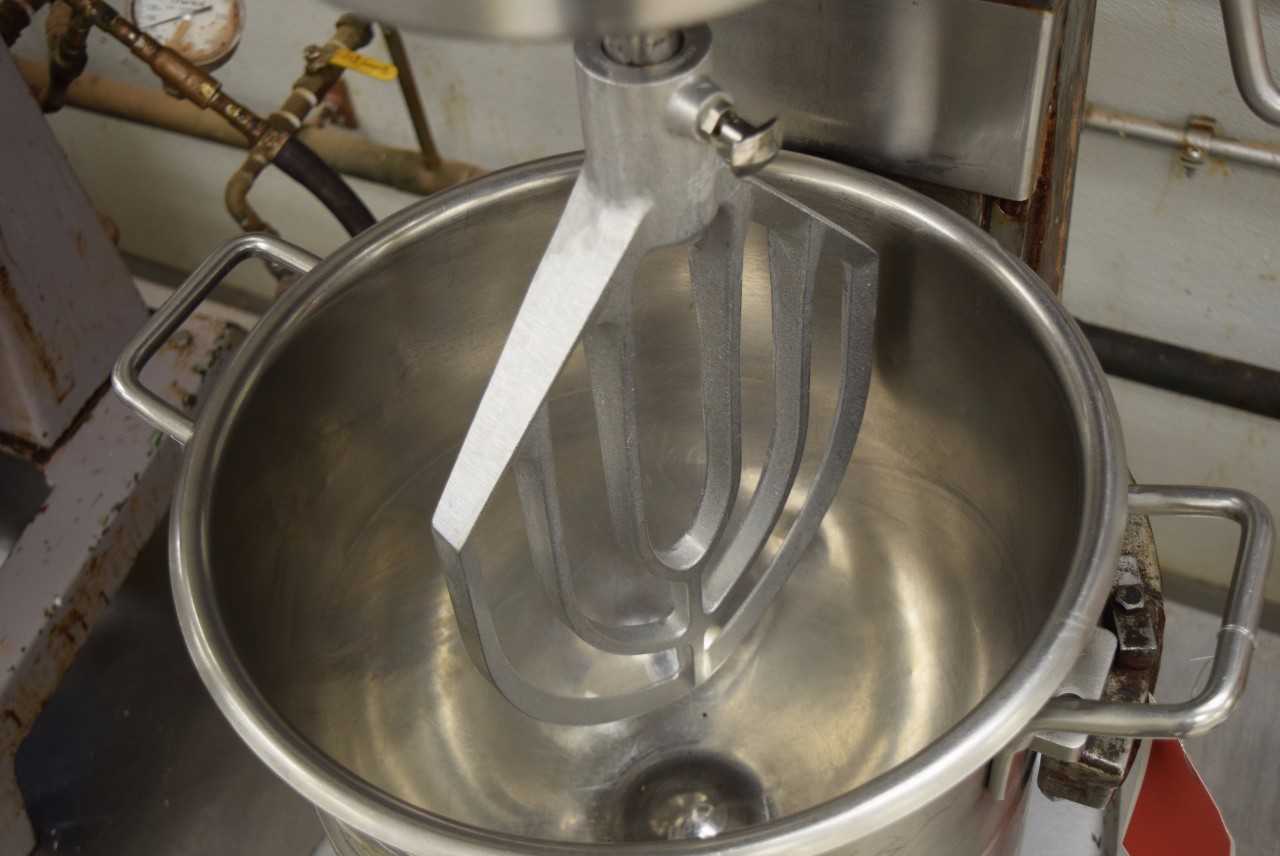 HOBART D-300 MIXER WITH JACKETED MIXER BOWL AND ATTACHMENT - MISCELLANEOUS