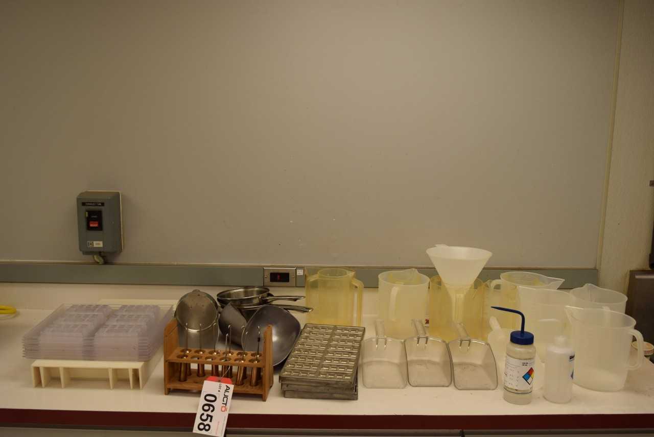 LOT OF KITCHENAID UTENSILS, MEASURING AIDS AND MOLDS - MISCELLANEOUS