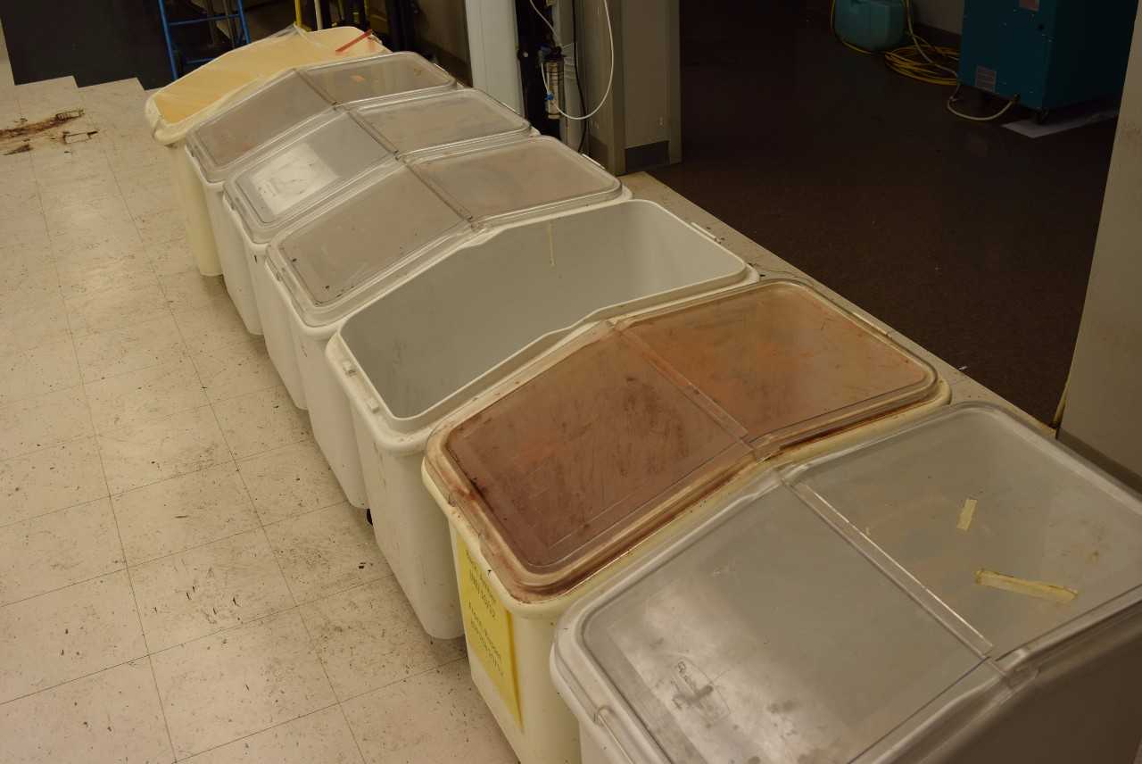 LOT OF ROLLING STORAGE COMPARTMENTS - MISCELLANEOUS