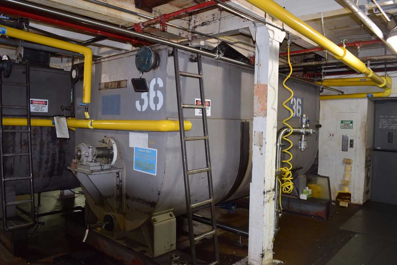 MCCARTER STEEL BOTTOM JACKETED TANK 36 WITH SIDE SCRAPE AGITATOR - MISCELLANEOUS