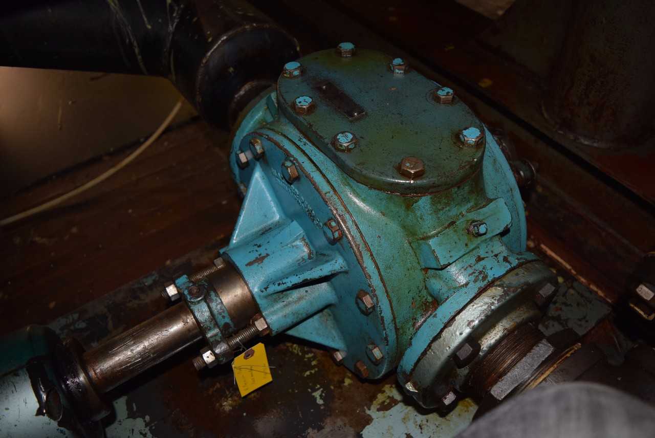 BLACKMER GEAR PUMP WITH LOUIS ALLIS 5 HP GEAR MOTOR - MISCELLANEOUS