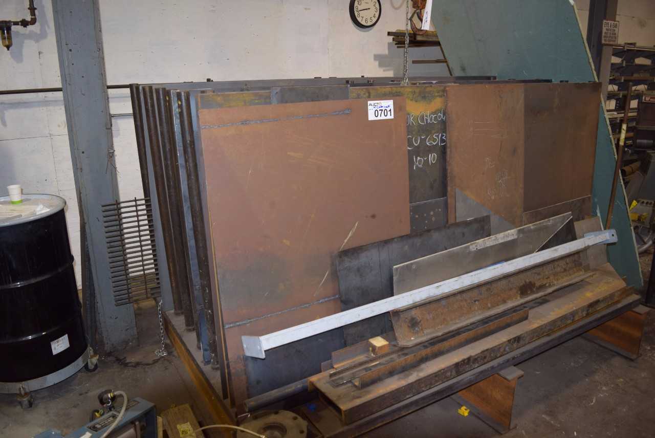 LOT OF STEEL RACKING 5' X 8' X 4' WITH STEEL PLATES - MISCELLANEOUS