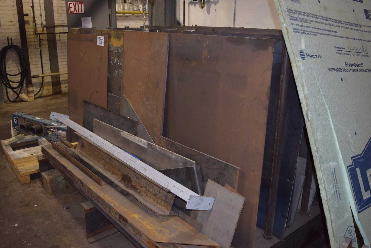 LOT OF STEEL RACKING 5' X 8' X 4' WITH STEEL PLATES - MISCELLANEOUS