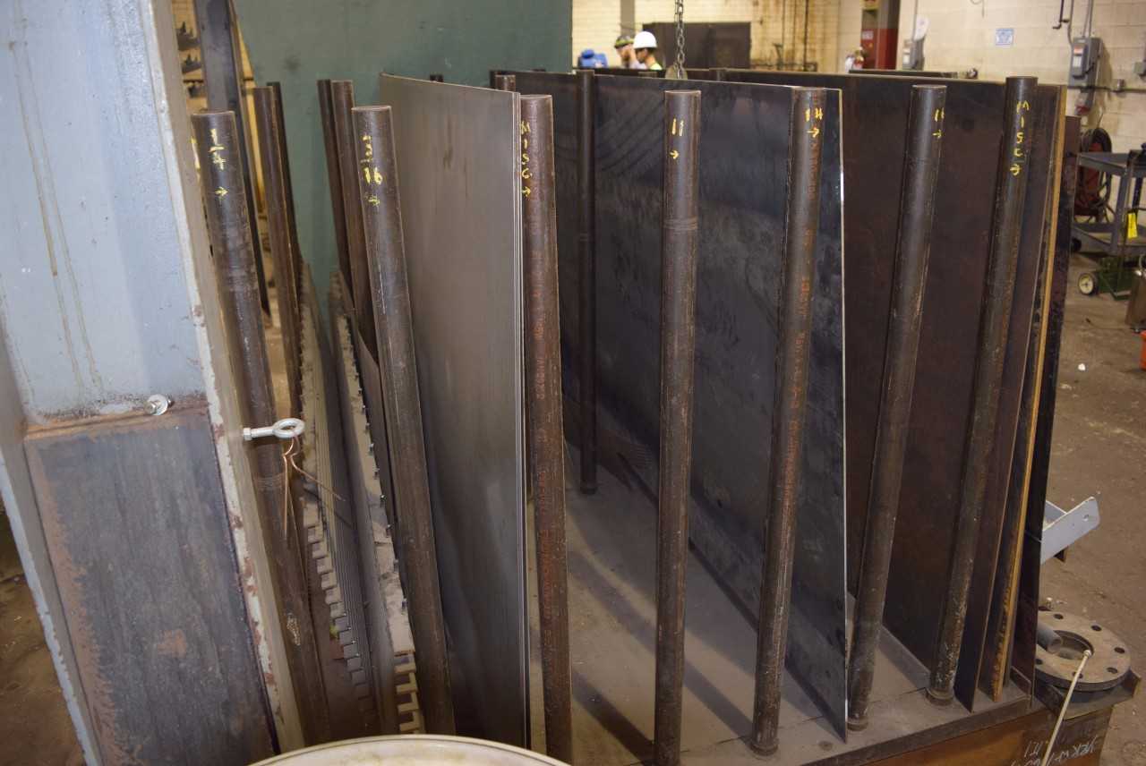 LOT OF STEEL RACKING 5' X 8' X 4' WITH STEEL PLATES - MISCELLANEOUS