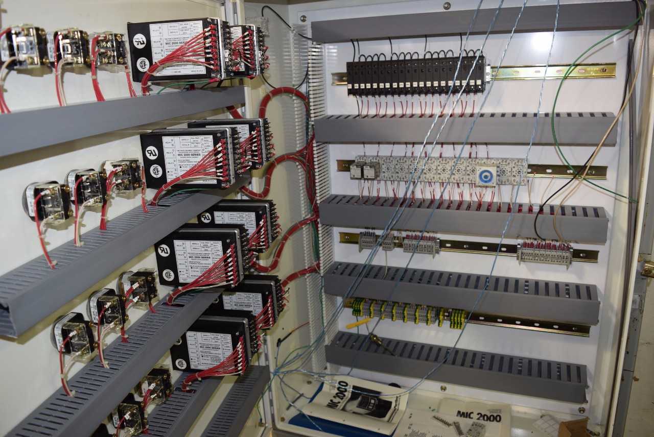 CONTROL CABINET WITH 8 PALOW MIC 2000 TEMPERATURE CONTROLS AND PUSH BUTTONS - MISCELLANEOUS